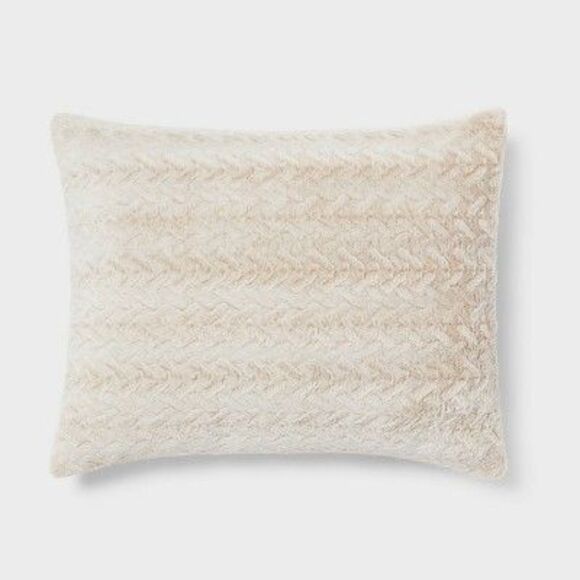 Open Box - Threshold - Full/Queen Textured Faux Fur Comforter and Sham Se Red - Picture 2 of 3